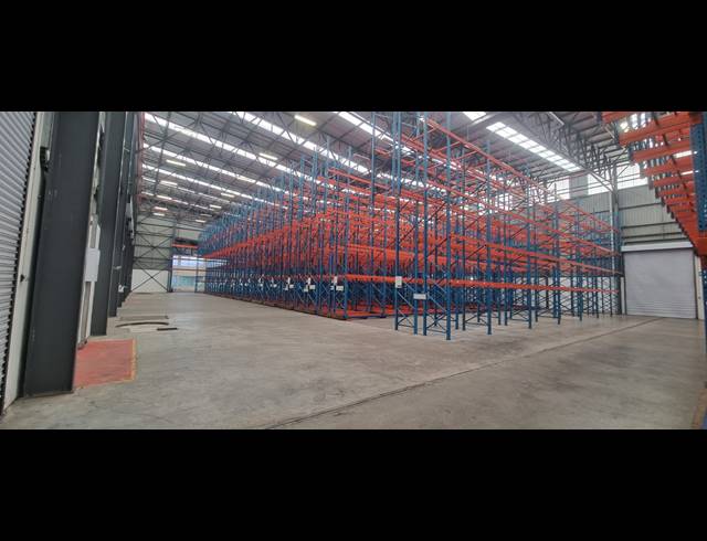 4,209M² WAREHOUSE TO LET IN AIRPORT INDUSTRIA